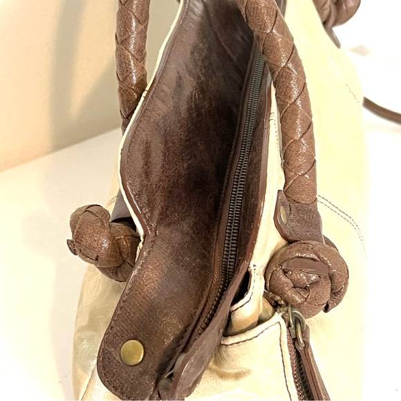 Matt and Nat Montreal PVC Bag Shimmering Cream Great Condition - Picture 6 of 13